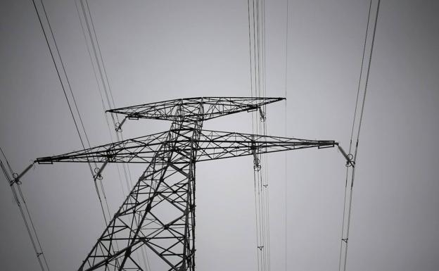 Endesa mejorará el suministro eléctrico en ocho municipios pacenses