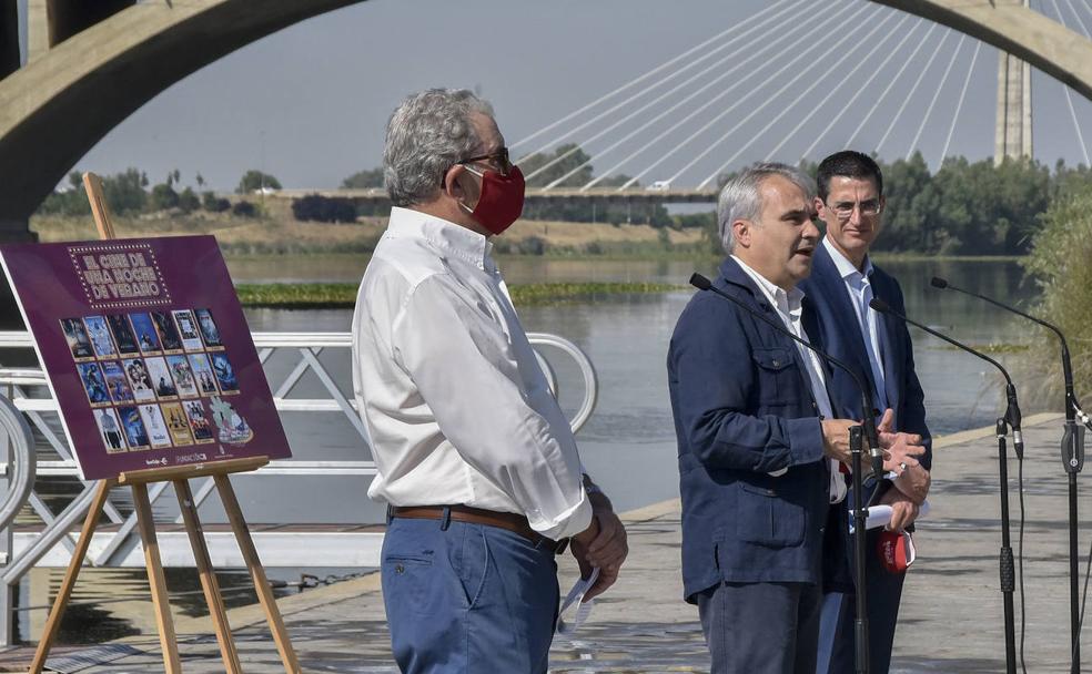 Cine junto al río en las noches de verano