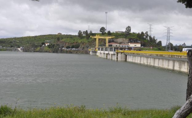 El agua embalsada en el pantano de La Serena cae al 19,91 por ciento de su capacidad