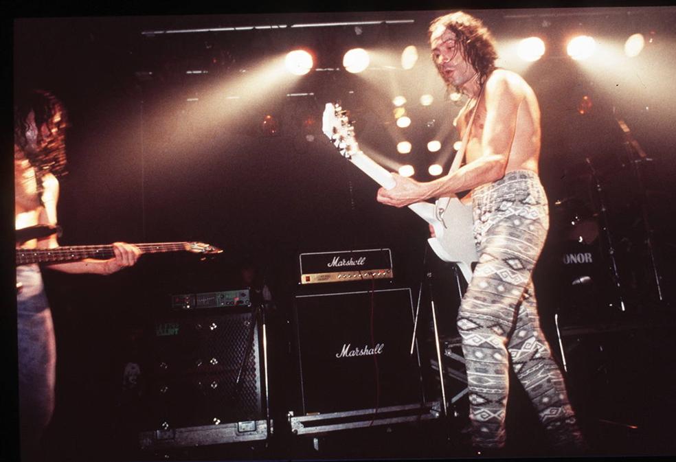 Extremoduro transgrede por primera vez