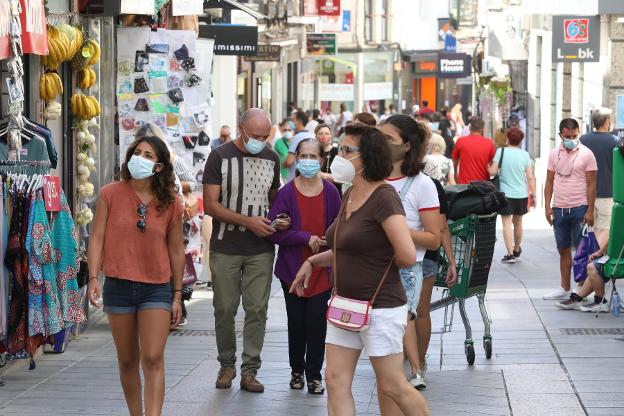 La Policía Local pone casi 200 multas en poco más de un mes por no llevar mascarilla en la calle