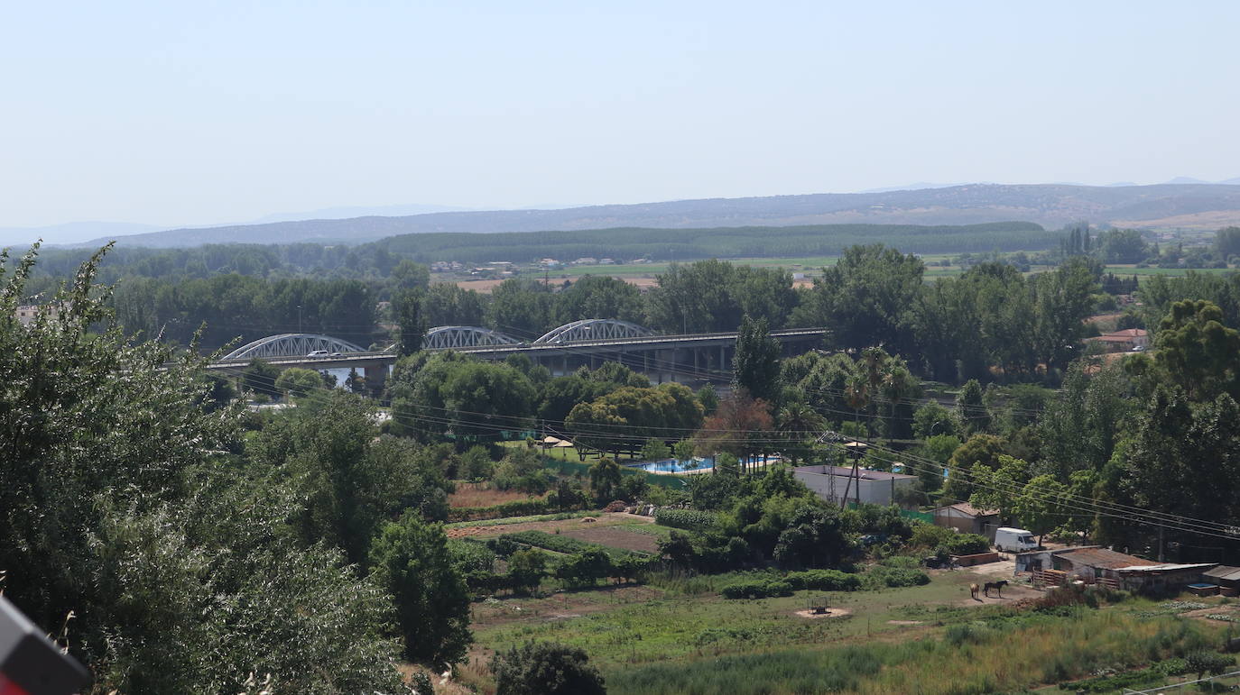 Un puente para ubicar al viajero