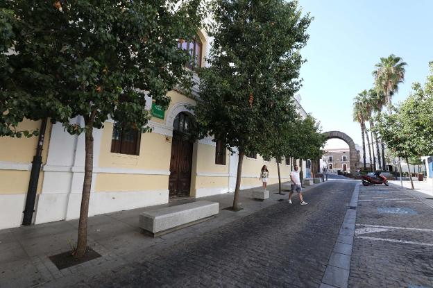 La concejala de Educación de Mérida confirma que solo el Trajano ha pedido un espacio para salir al recreo