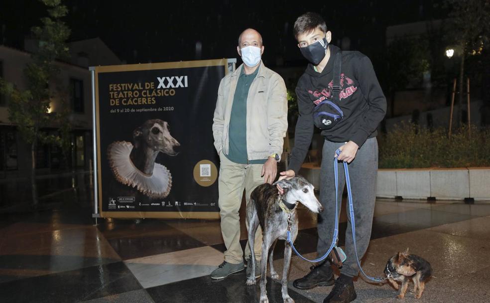 De la perrera a 'estrella' del Festival de Teatro de Cáceres