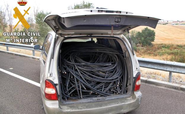 Intervenidos más de 2.300 kilos de cable de cobre robado en una fotovoltaica de Olivenza