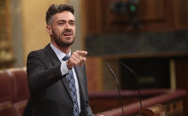 El PSOE vincula a Casado con la operación Kitchen porque estaba en la dirección del PP