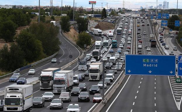 Miles de madrileños huyen de la ciudad antes del confinamiento