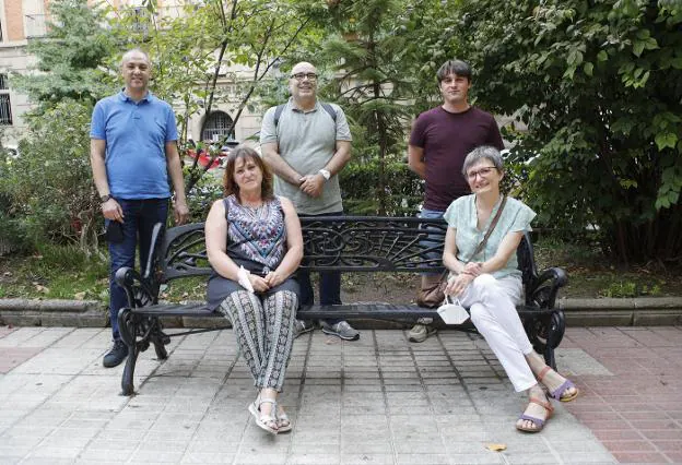 De izquierda a derecha Said Aboufaris, María Cañas, Mariano Arellano, Badí Leyva y María José Sánchez, miembros de diferentes confesiones . / A. M.