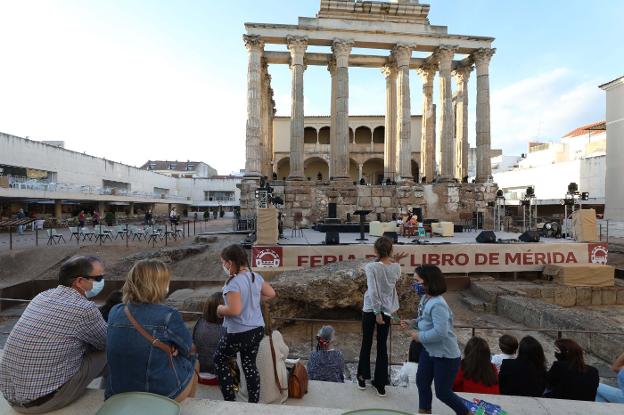 El Ayuntamiento de Mérida consensuará con los libreros si traslada la feria al Templo de Diana