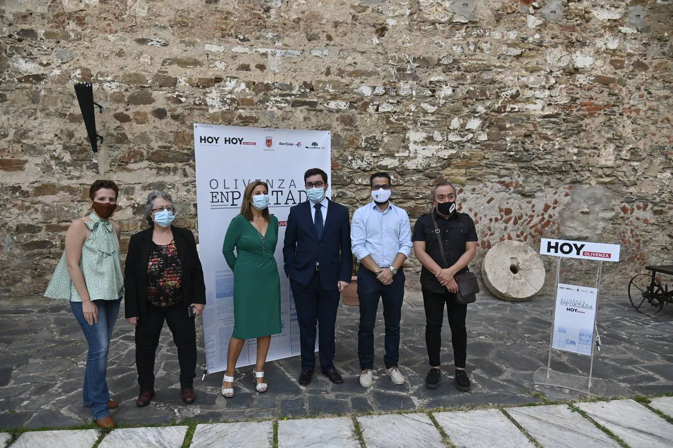 Inaugurada la exposición 'Olivenza en portada', sobre el diario HOY en la ciudad