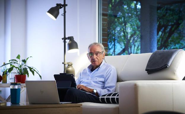 El hombre de las tres mil cartas