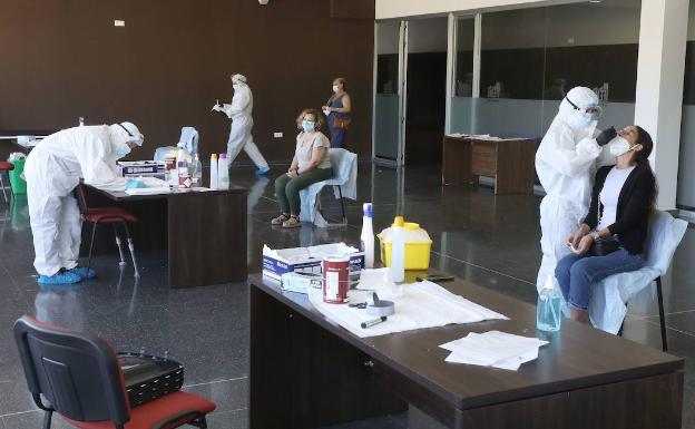 Sanidad confina Almendralejo y endurece las medidas contra el coronavirus