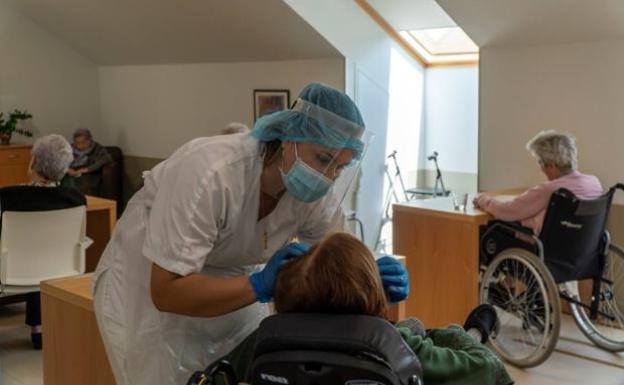 Más de 80 años, edad de alto riesgo para la covid