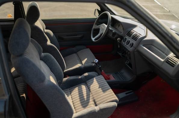 Fotogalería: Aventura Peugeot restaura un 205 GTI
