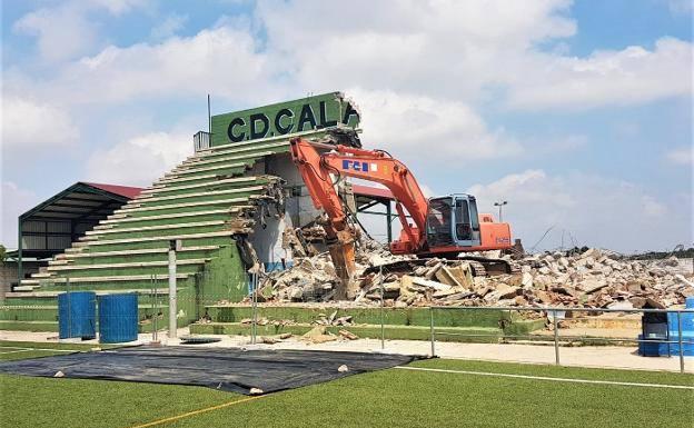 La grada del estadio municipal, el Centro de Noche, el campo de fútbol 7 y los proveedores tendrán que seguir esperando