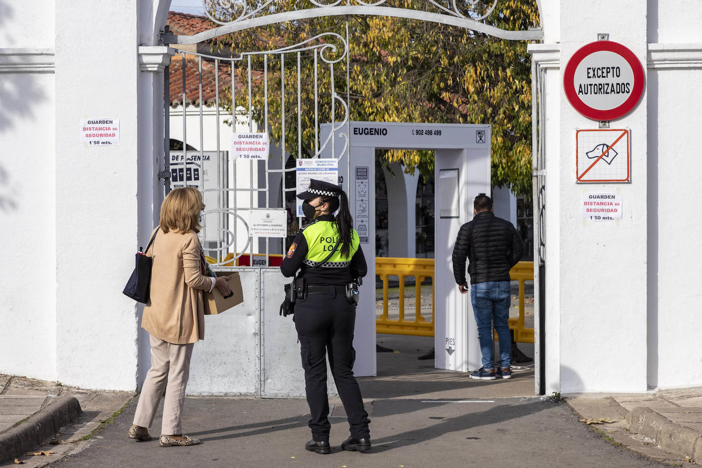 Extremadura celebra un día de Todos los Santos marcado por la pandemia
