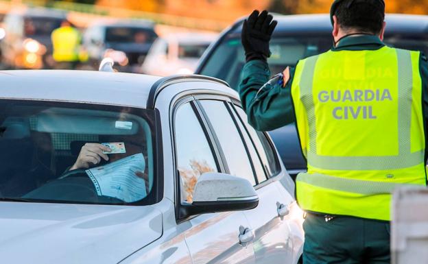 Catorce guardias civiles para disolver una fiesta infantil