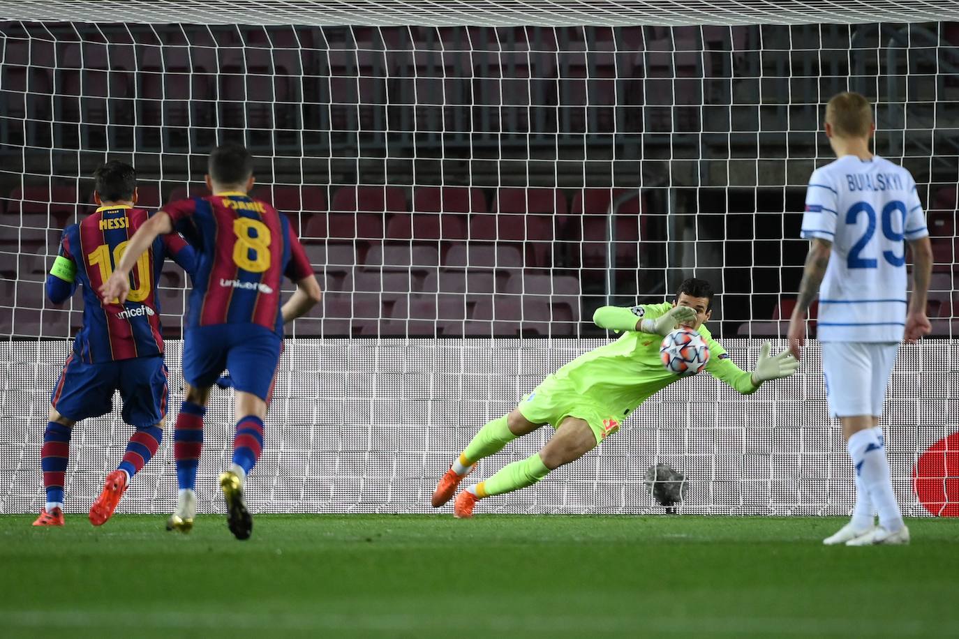 Las mejores imágenes del Barcelona-Dinamo de Kiev