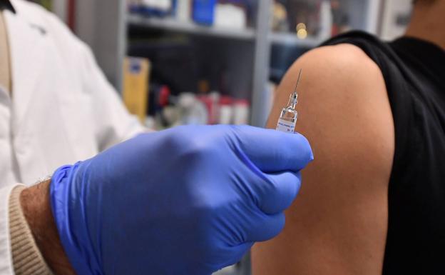 Casi 200.000 extremeños se han vacunado ya contra la gripe, más que cualquier campaña de la última década
