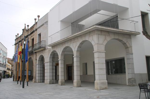 Edificio del antiguo bar La Sirena. / S. GÓMEZ