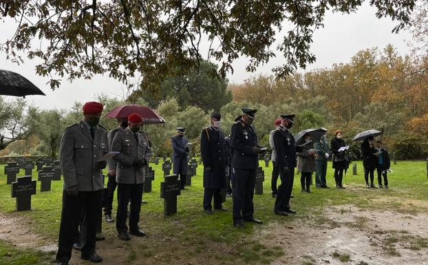 Homenaje en Cuacos de Yuste a los 180 soldados alemanes caídos