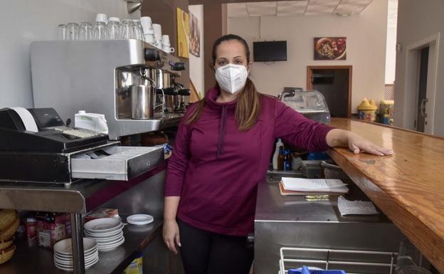 Roban a punta de pistola en el bar El Esquinazo de la barriada pacense de Llera