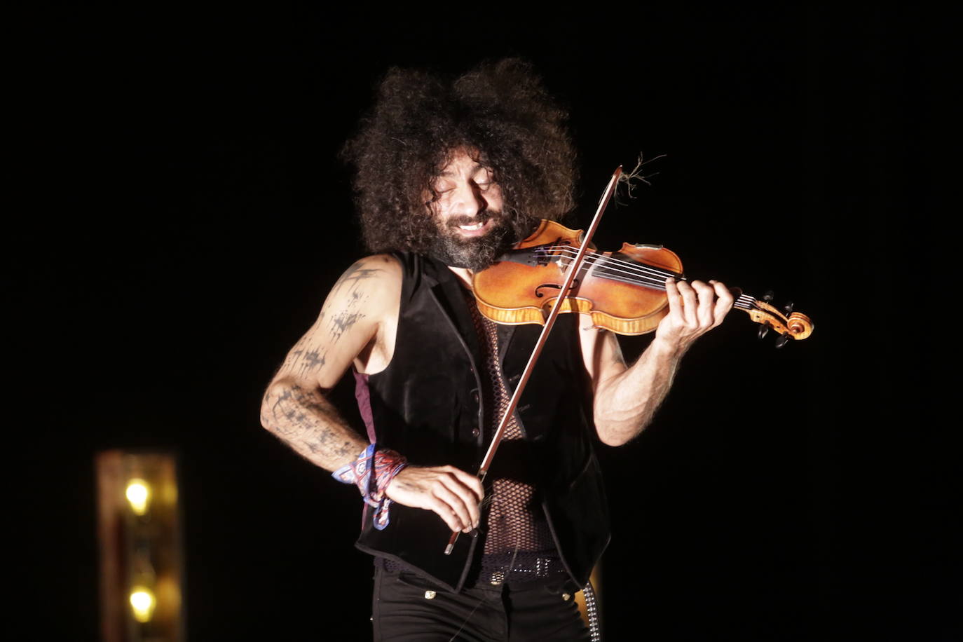 Cácerescaparate | Cantes cercanos, hiperrealismo y un violín