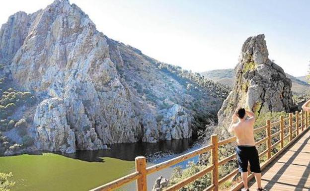La Plataforma Empresarial pide a la Diputación un carril bici hasta Monfragüe
