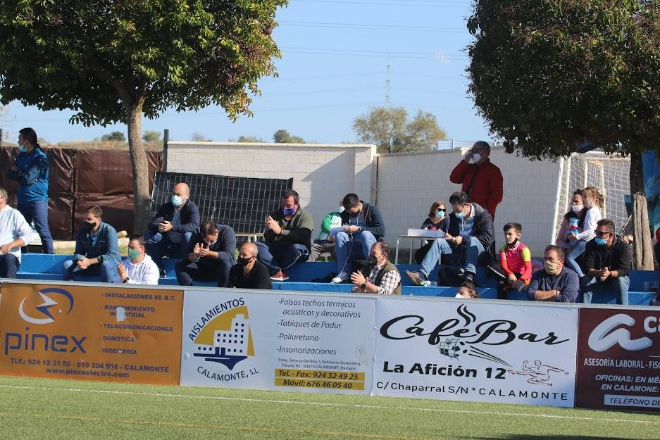 Fin a 266 días sin público en el municipal calamonteño