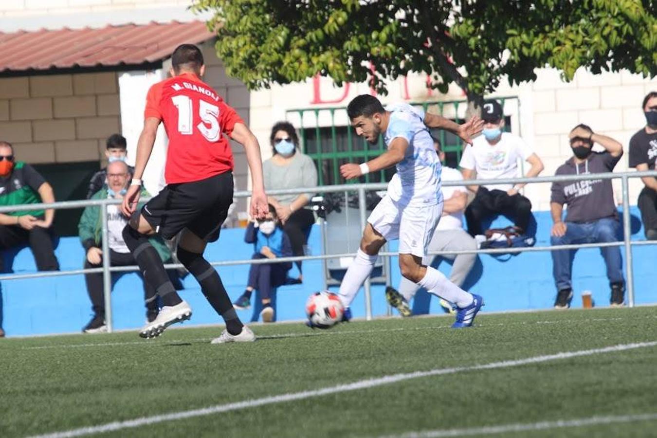 El equipo rabúo volvió a jugar con público 266 días después