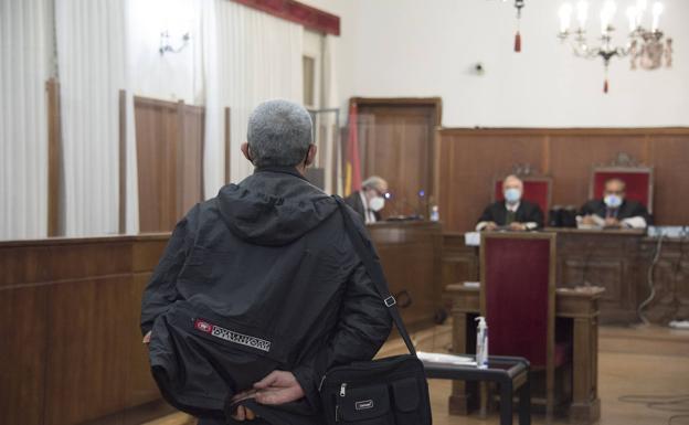 Cuatro años de cárcel por vender droga cerca de un instituto de Badajoz
