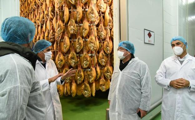 El PP se reúne con parte de la industria ganadera de Fregenal