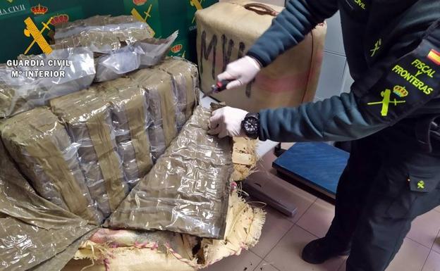 Detenido en Calzadilla de los Barros tras fugarse de un control con 66 kilos de hachís