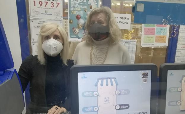 «La gente ha venido en avalancha a cobrar décimos con las dos últimas cifras de El Gordo»