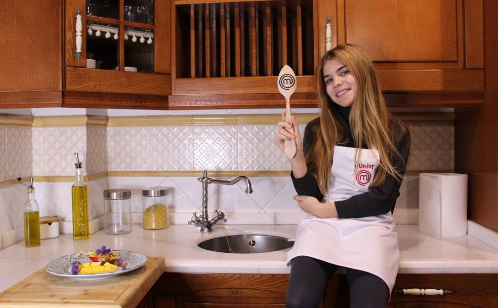 La pequeña calamonteña que sueña entre fogones