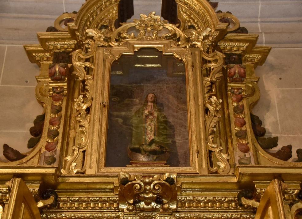 La parte alta del relicario tiene una imagen de la Virgen./ C. MORENO