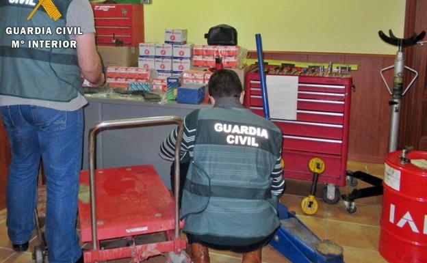 Detienen a dos vecinos de Higuera de Vargas por dos robos en una vivienda