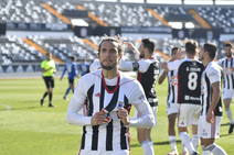 El Badajoz vence al Melilla por 2-0 en el Nuevo Vivero