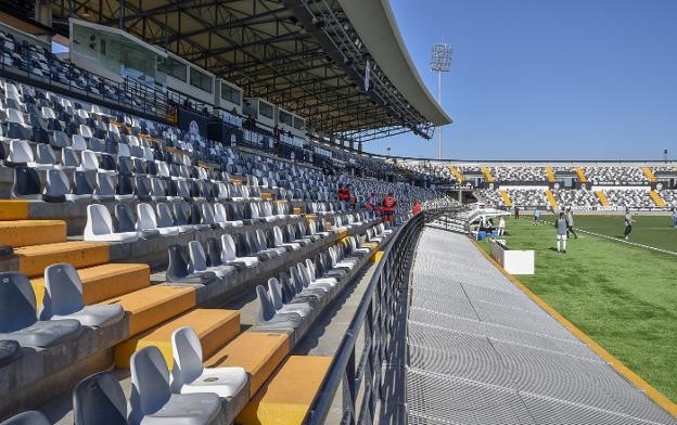 El Badajoz volverá a jugar sin público como hiciera ante el Villarrobledo. / CASIMIRO MORENO