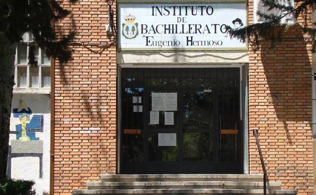 El AMPA del Instituto Eugenio Hermoso recibe una ayuda de 700 euros para un proyecto