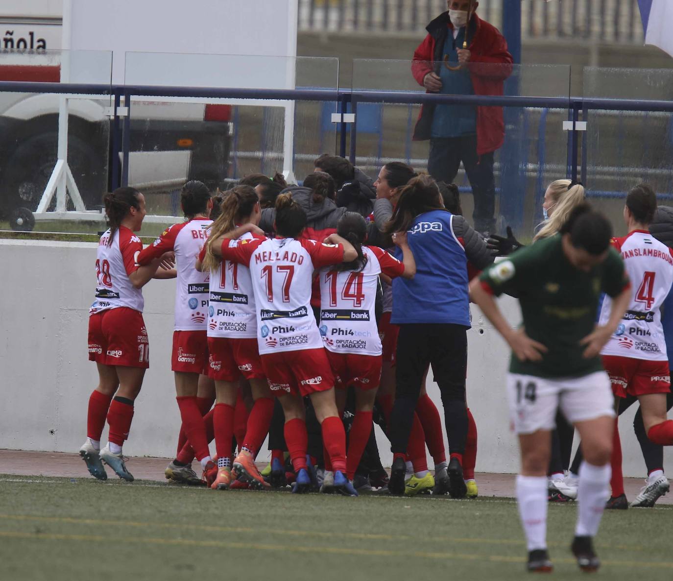 Mariana y Alba Mellado devuelven la fe al Santa