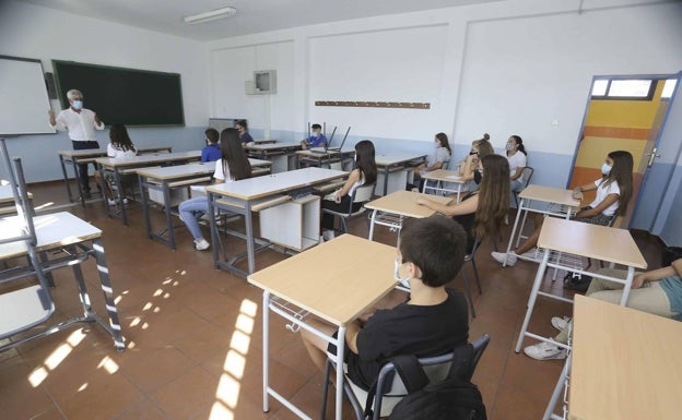 Educación estudiará si contrata a los interinos a partir del 1 de septiembre tras una última sentencia