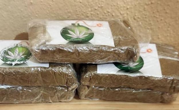 Detenido en la estación de autobuses de Monesterio con medio kilo de hachís en su equipaje