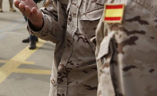 El TSJEx da la razón a Defensa por echar a un militar condenado por violencia de género