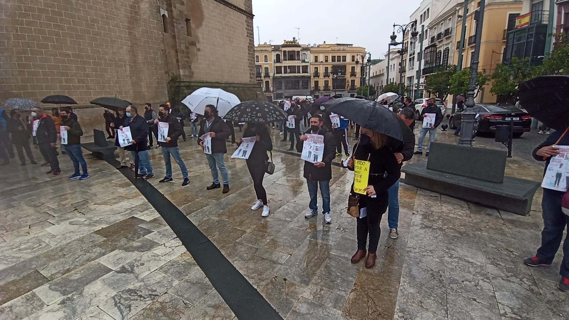 Los hosteleros extremeños vuelven a protestar por su situación «deseperada»