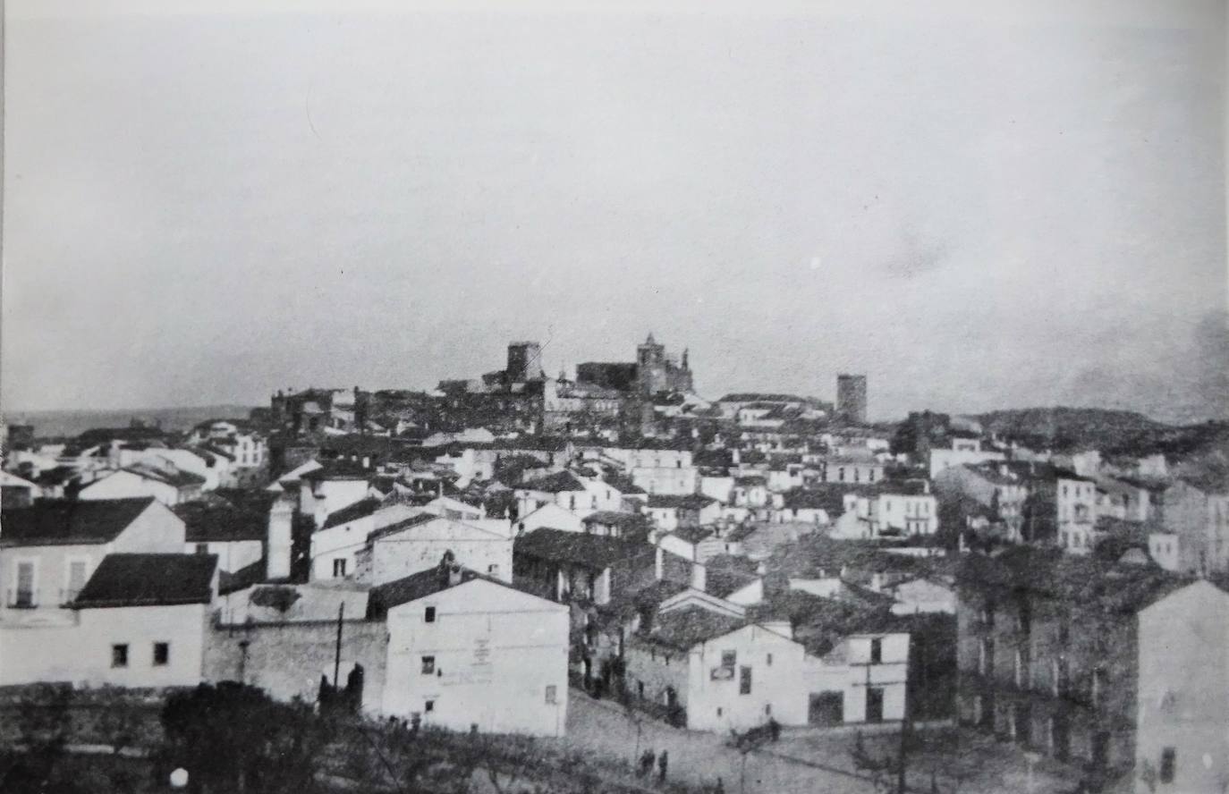 El Cáceres blanco y el mes en el que se terminará la pandemia
