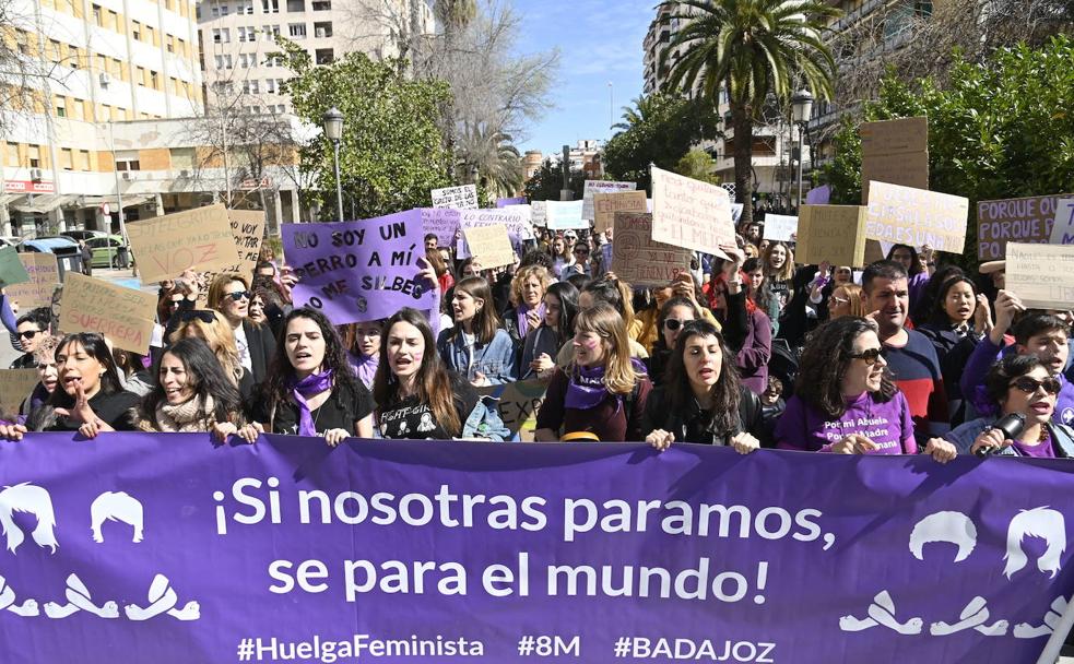 Cabecera de la última manifestación del 8 de marzo en Badajoz./HOY