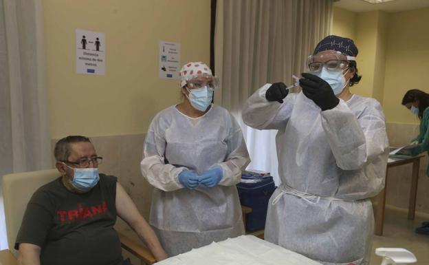 La vacunación hace que las residencias de la región acumulen 19 días sin brotes