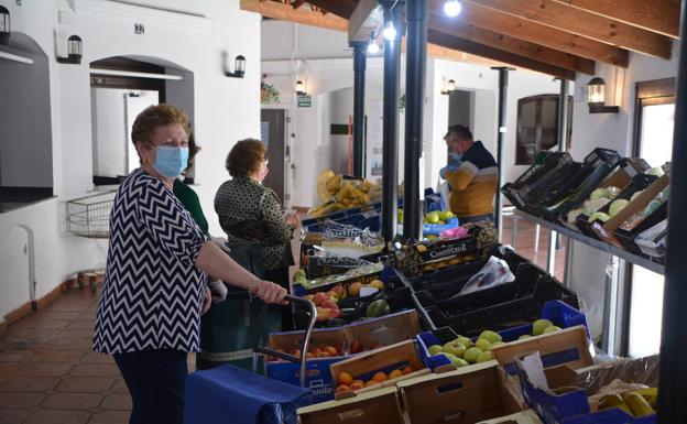 El paro desciende en seis personas en el mes de febrero
