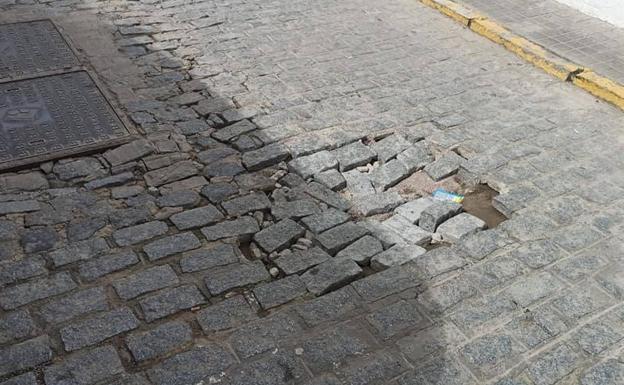 El PSOE denuncia el estado de algunas calles de Fregenal mientras que el Ayuntamiento prepara un plan integral de arreglo